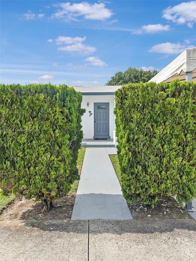 11104 SW 154th Ter, Miami, FL 33157 - entrance to property with stucco siding