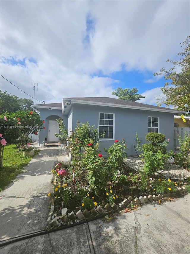 view of front of house with stucco siding