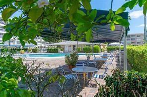 330 SE 2nd St Unit 404G, Hallandale Beach, FL 33009 - view of community pool