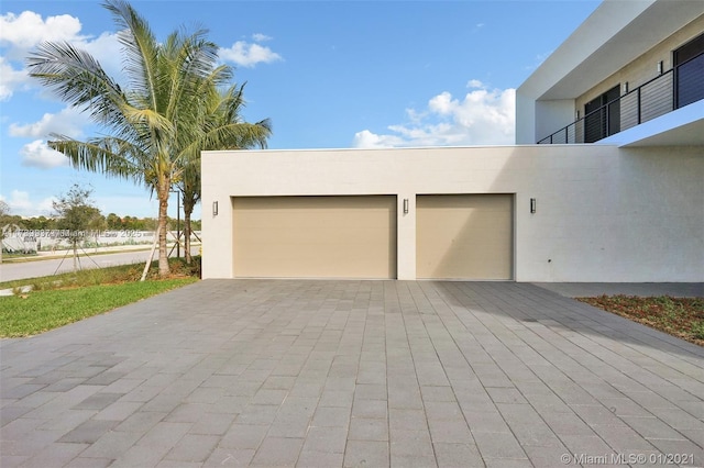 16512 Botaniko Dr S, Weston, FL 33326 - view of garage