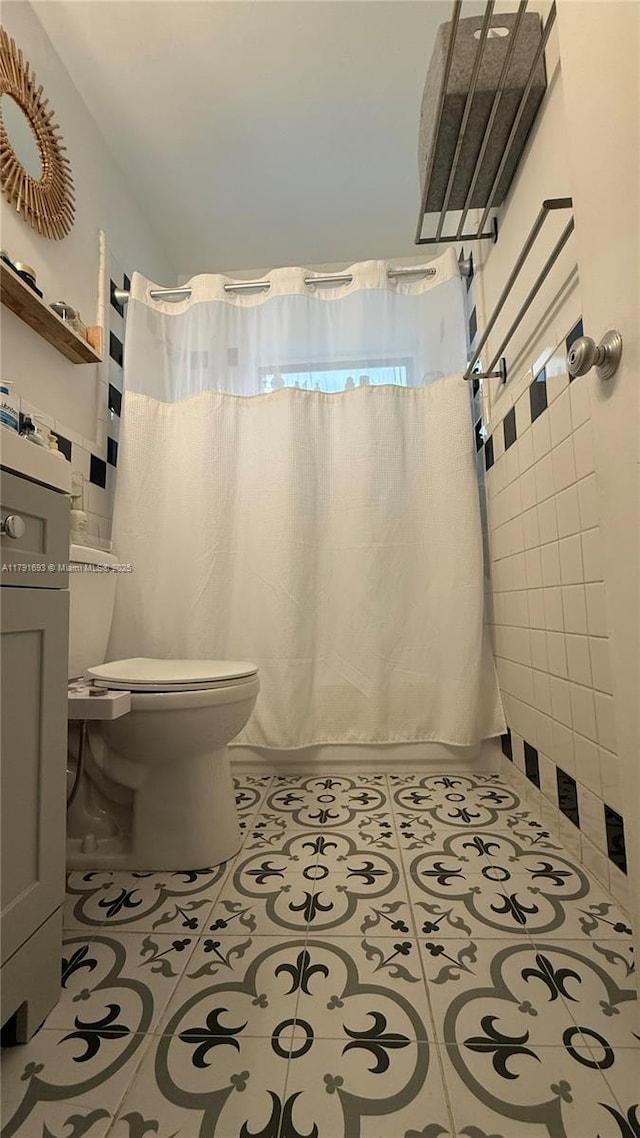 2 NE 44th St, Miami, FL 33137 - bathroom with toilet
