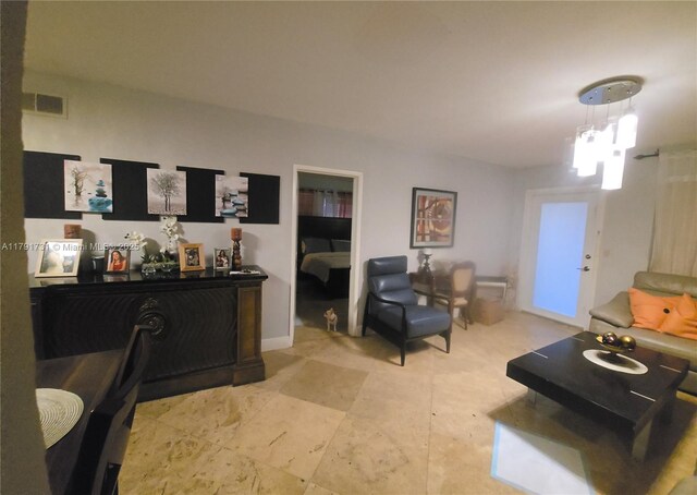 1540 NE 173rd St, North Miami Beach, FL 33162 - view of living room