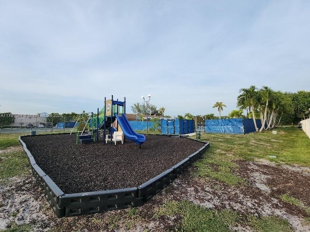 8091 NW 12th St Unit H, Margate, FL 33063 - view of community play area