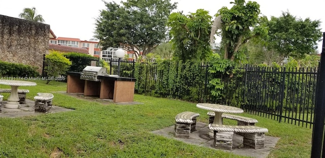 1103 NW 58th Ter Unit 321, Sunrise, FL 33313 - fenced backyard with area for grilling