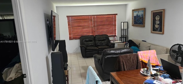 4805 NW 35th St Unit 610, Lauderdale Lakes, FL 33319 - view of tiled living area