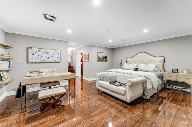 bedroom with visible vents, recessed lighting, crown molding, and baseboards