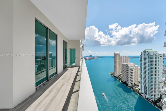 300 S Biscayne Blvd Unit Ph-3902, Miami, FL 33131 - balcony featuring a water view