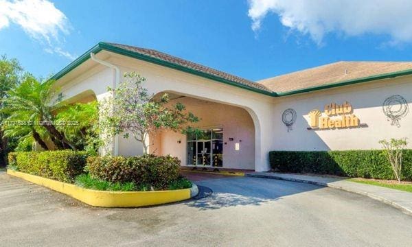 300 SW 130th Ter Unit 203B, Pembroke Pines, FL 33027 - entrance to property featuring stucco siding