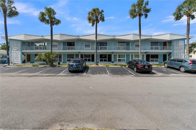 733 NW 30th Ct Unit 1, Wilton Manors, FL 33311 - view of property featuring uncovered parking