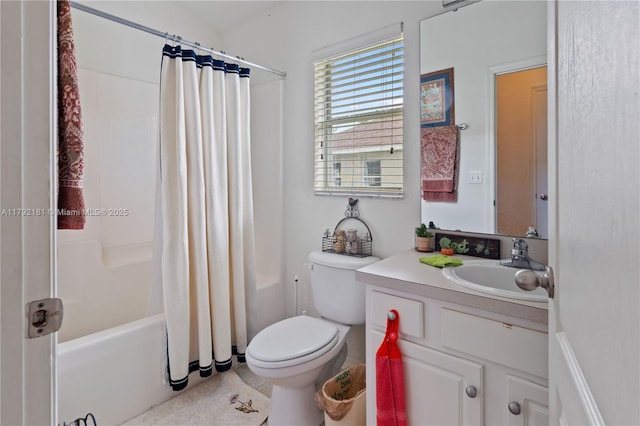 1754 Turtle Rock Dr, Lakeland, FL 33803 - bathroom featuring vanity, toilet, and shower / tub combo with curtain