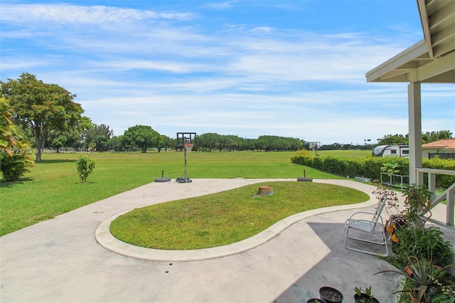 1025 Hunting Lodge Dr, Miami Springs, FL 33166 - surrounding community featuring a lawn