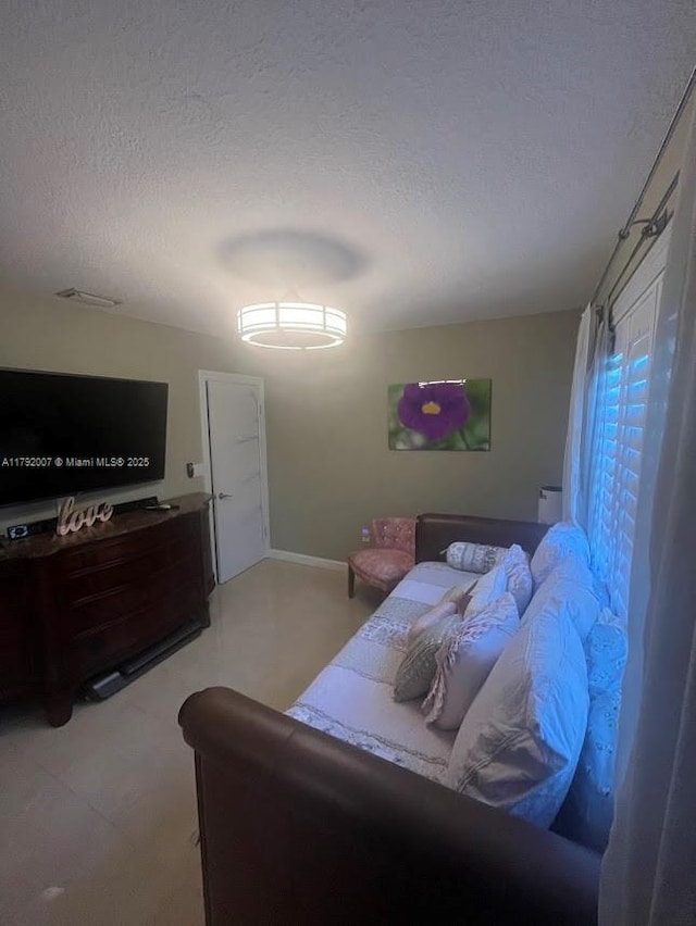 19720 SW 79th Ct, Cutler Bay, FL 33189 - bedroom featuring a textured ceiling