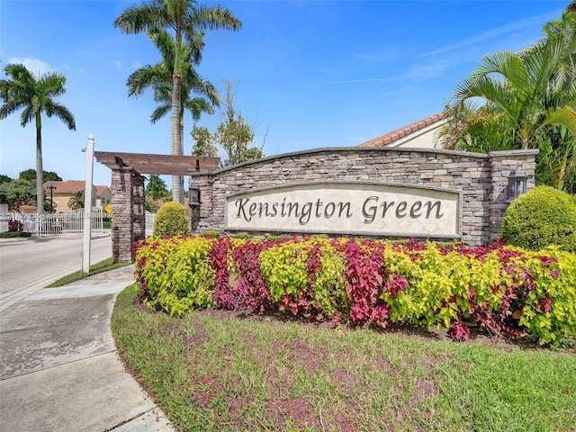 view of community / neighborhood sign