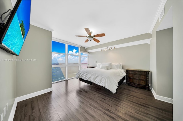 50 Biscayne Blvd Unit 4004, Miami, FL 33132 - bedroom featuring wood finished floors, visible vents, and baseboards