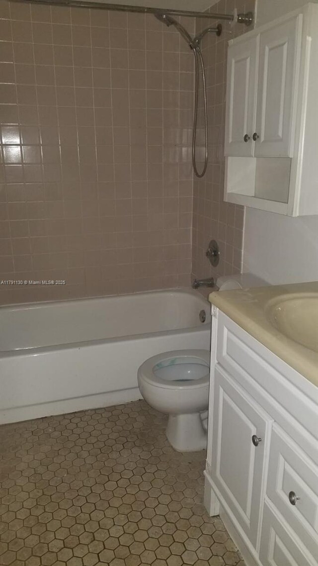 8240 SW 210th St Unit 313, Cutler Bay, FL 33189 - full bathroom featuring shower / bath combination and vanity