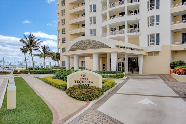 808 Brickell Key Dr Unit 3007, Miami, FL 33131 - view of apartment building / complex