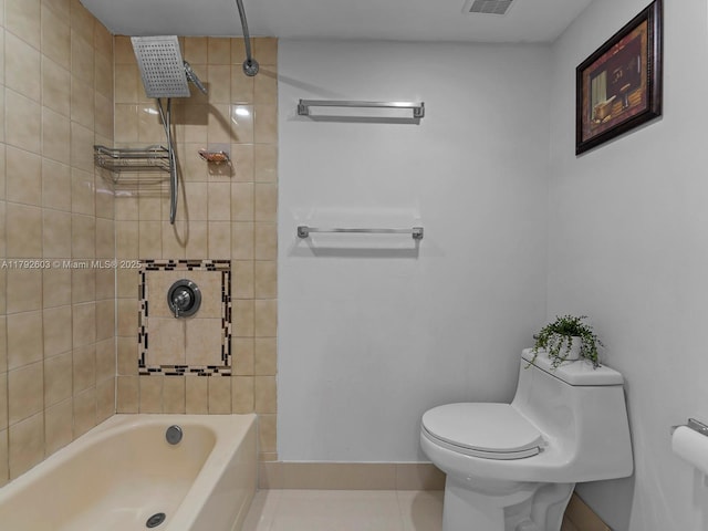 full bathroom with baseboards, bathtub / shower combination, toilet, and visible vents