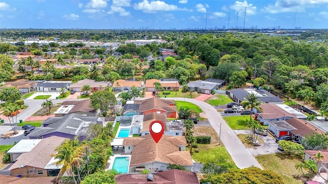 bird's eye view with a residential view