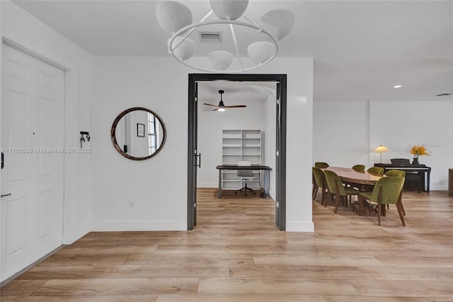 dining space featuring ceiling fan, light wood finished floors, recessed lighting, baseboards, and visible vents