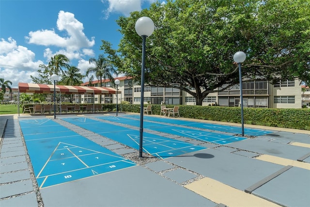 surrounding community with shuffleboard