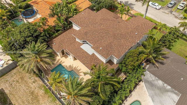 260 NE Wavecrest Ct, Boca Raton, FL 33432 - aerial view of property and surrounding area featuring a pool area