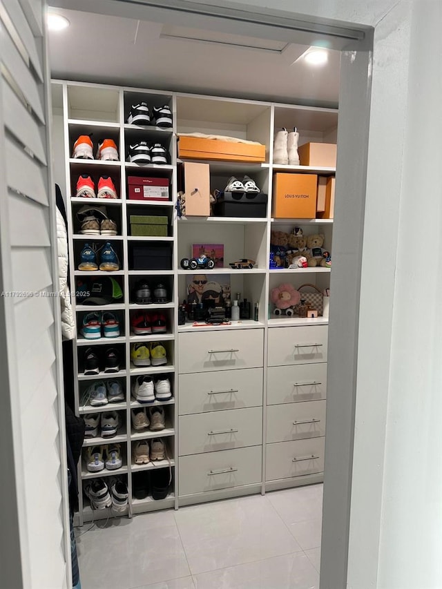 6711 SW 127th Pl, Miami, FL 33183 - view of closet