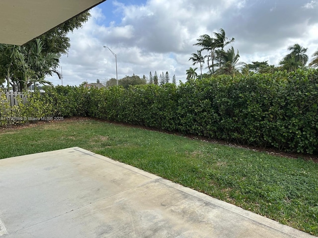 6711 SW 127th Pl, Miami, FL 33183 - view of yard featuring a patio