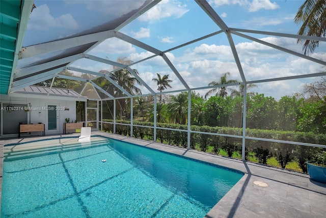 16840 SW 87th Ave, Palmetto Bay, FL 33157 - swimming pool with a patio area and a lanai
