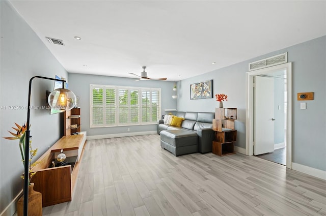 1770 E Las Olas Blvd Unit 507, Fort Lauderdale, FL 33301 - living room featuring light wood finished floors, a ceiling fan, baseboards, and recessed lighting