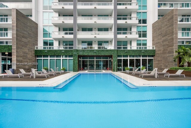 1080 Brickell Ave Unit 2504, Miami, FL 33131 - view of community pool