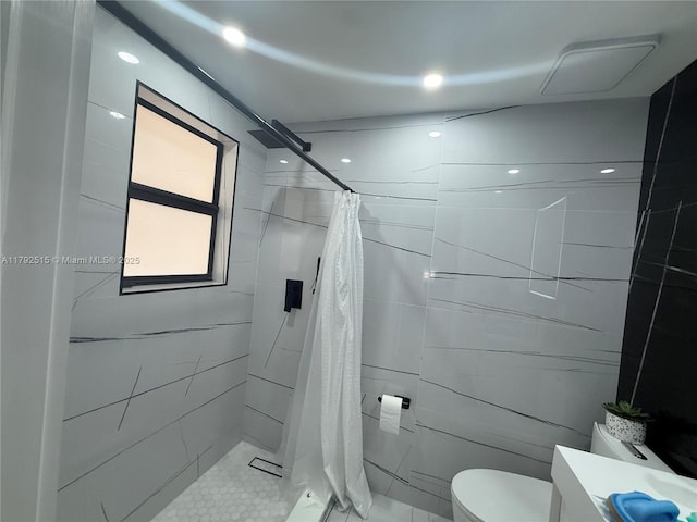 14712 SW 84th Ter, Miami, FL 33193 - bathroom featuring toilet, recessed lighting, and tiled shower