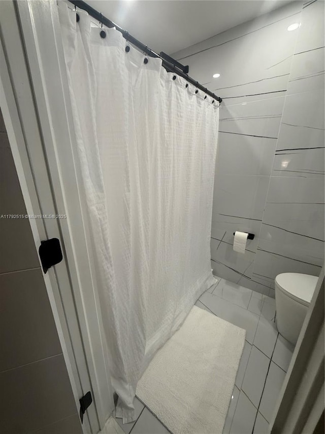 14712 SW 84th Ter, Miami, FL 33193 - full bath with recessed lighting, marble finish floor, a shower with shower curtain, and toilet