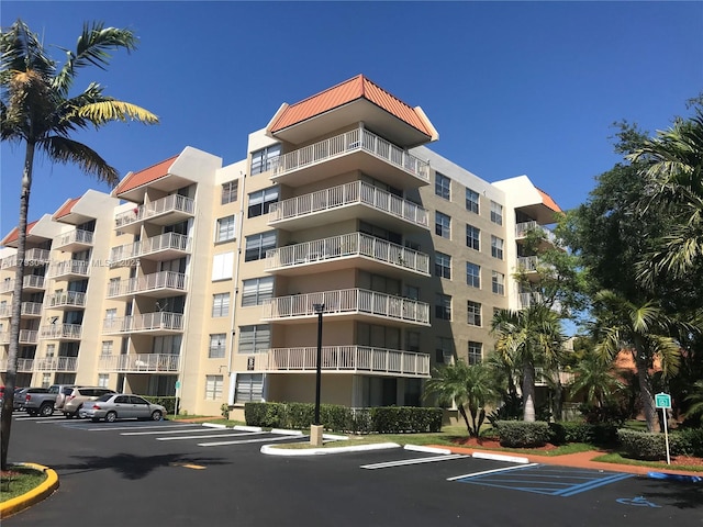 13120 SW 92nd Ave Unit B-222, Miami, FL 33176 - view of property featuring uncovered parking