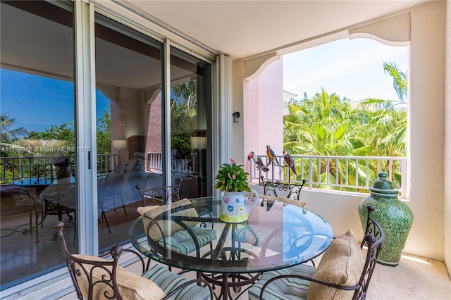 727 Crandon Blvd Unit 401, Key Biscayne, FL 33149 - balcony featuring outdoor dining area