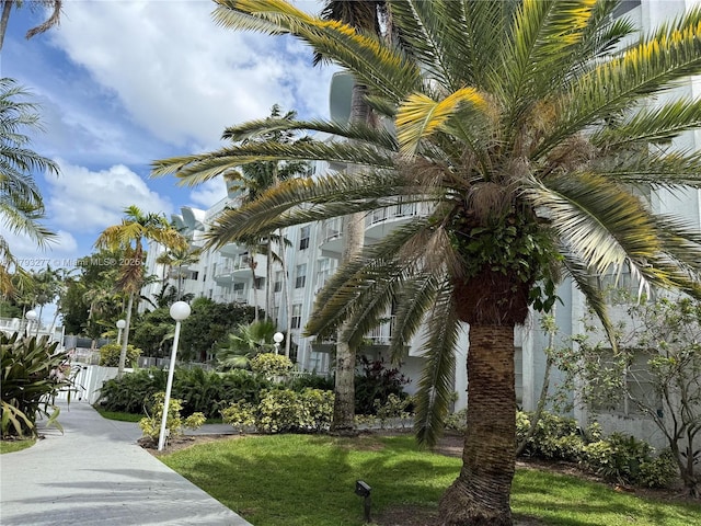 492 NW 165th St Rd Unit C-215, Miami, FL 33169 - view of property's community