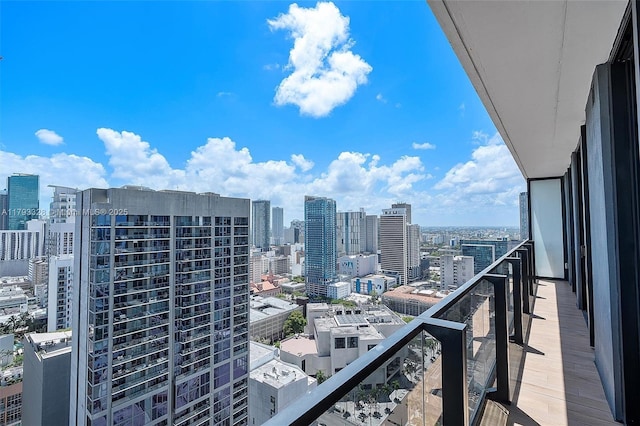398 NE 5th St Unit 2517, Miami, FL 33132 - balcony featuring a city view