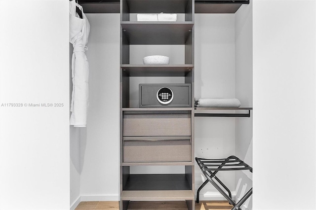 398 NE 5th St Unit 2517, Miami, FL 33132 - view of closet