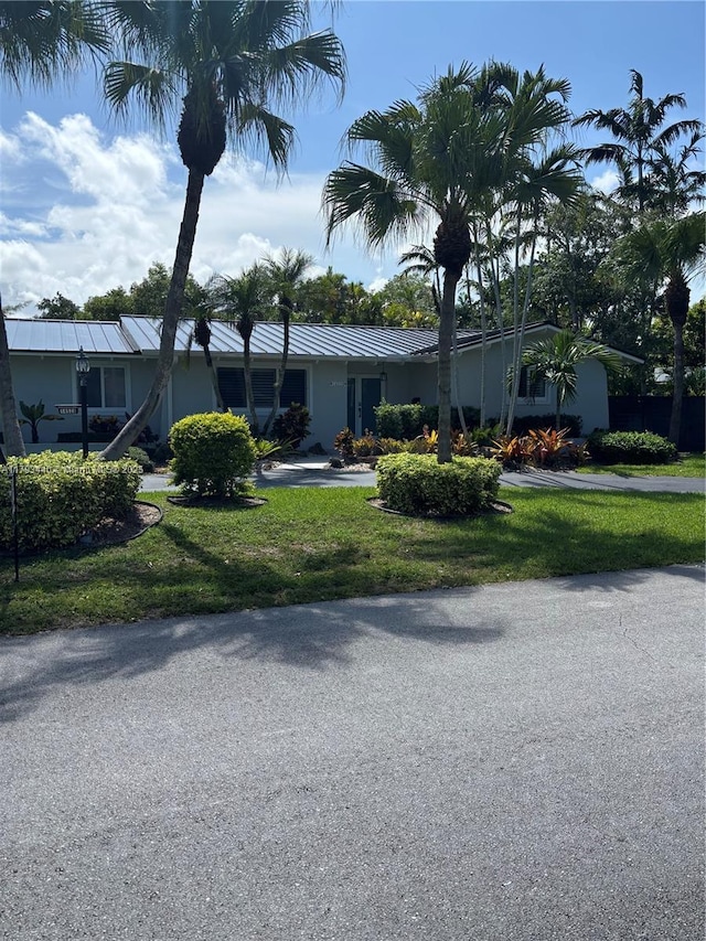 14520 SW 79th Ct, Palmetto Bay, FL 33158 - ranch-style house featuring a front yard