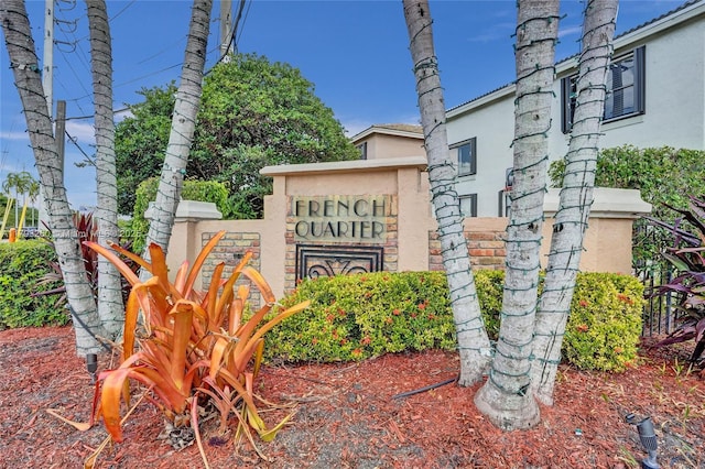 view of community / neighborhood sign