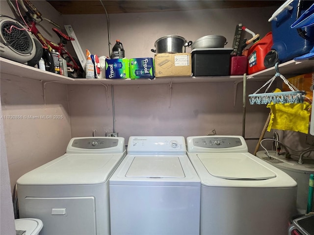 2144 NW 85th St, Miami, FL 33147 - laundry room with laundry area and independent washer and dryer