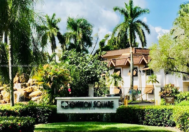 view of community / neighborhood sign