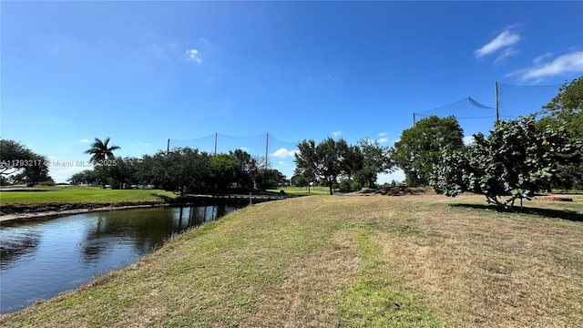 view of yard featuring a water view
