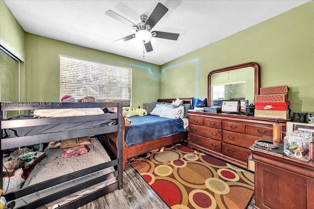 bedroom featuring a ceiling fan