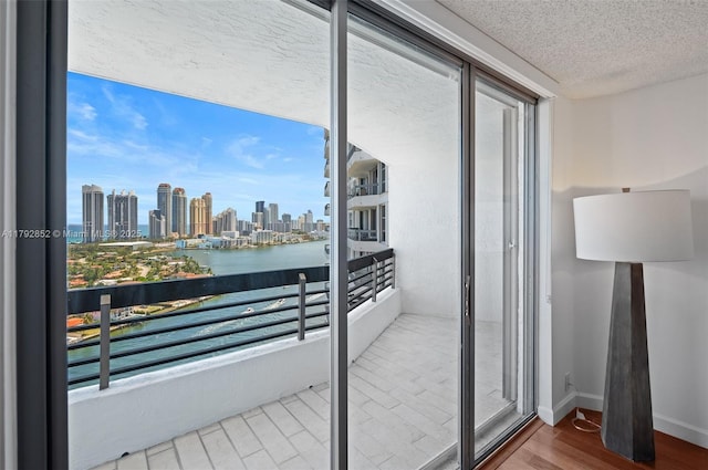 19101 NE 36th Ct Unit 2509, Aventura, FL 33180 - balcony featuring a city view and a water view