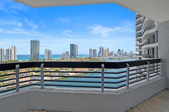 19101 NE 36th Ct Unit 2509, Aventura, FL 33180 - balcony featuring a water view and a city view