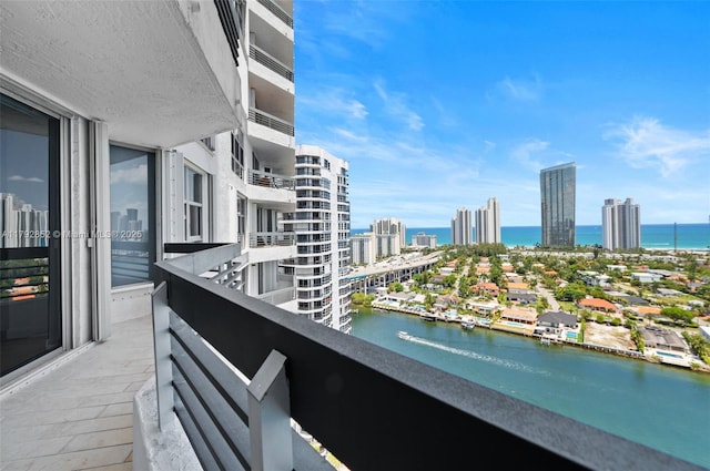 19101 NE 36th Ct Unit 2509, Aventura, FL 33180 - balcony featuring a water view and a city view