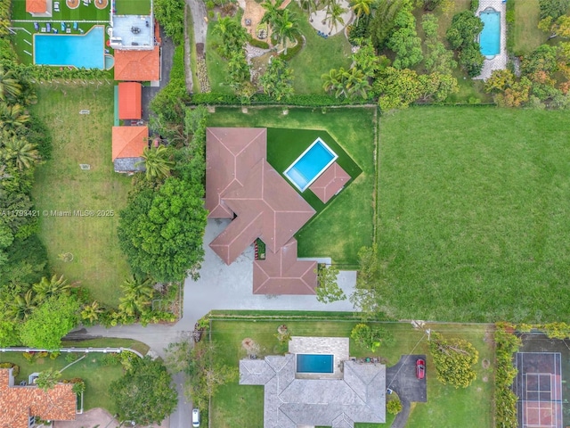 7900 SW 70th St, Miami, FL 33143 - aerial view of a pool area