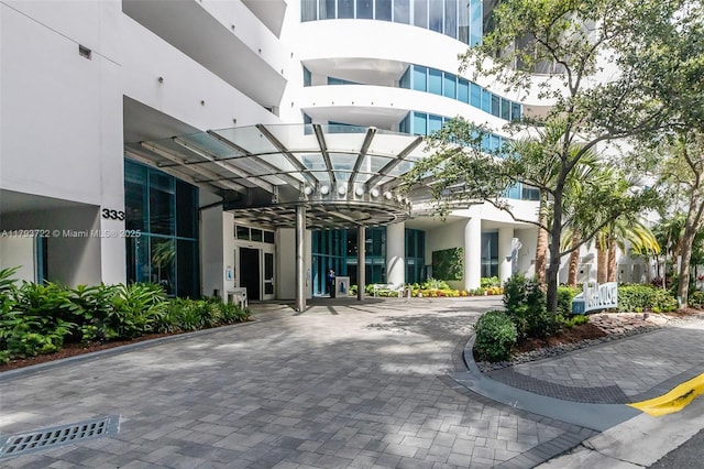 333 Las Olas Way Unit 2401, Fort Lauderdale, FL 33301 - view of home's community featuring curved driveway