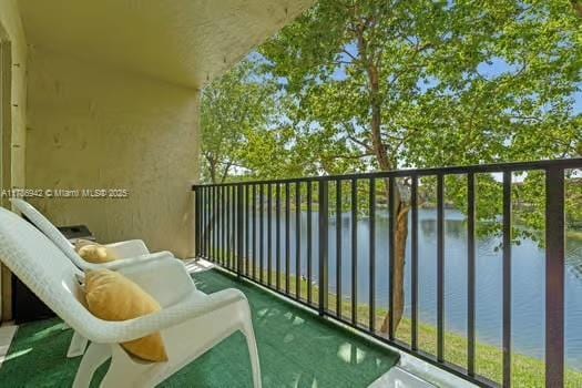 15430 SW 82nd Ln Unit 625, Miami, FL 33193 - balcony featuring a water view