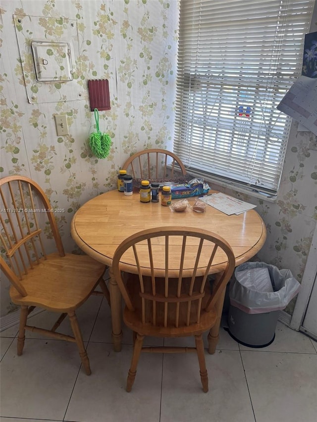 18555 NE 14th Ave Unit 602, Miami, FL 33179 - tiled dining area with wallpapered walls